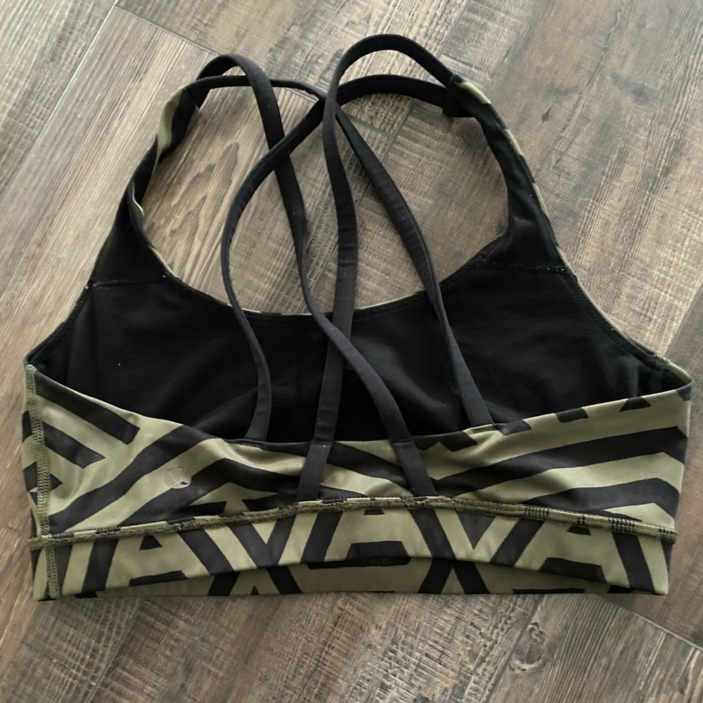 Lululemon - Picture 3 of 7